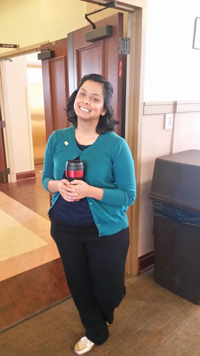 ERuizUSF's tweet photo. Elisabet is ready! #USFRegistration https://t.co/0AA3OFD51V