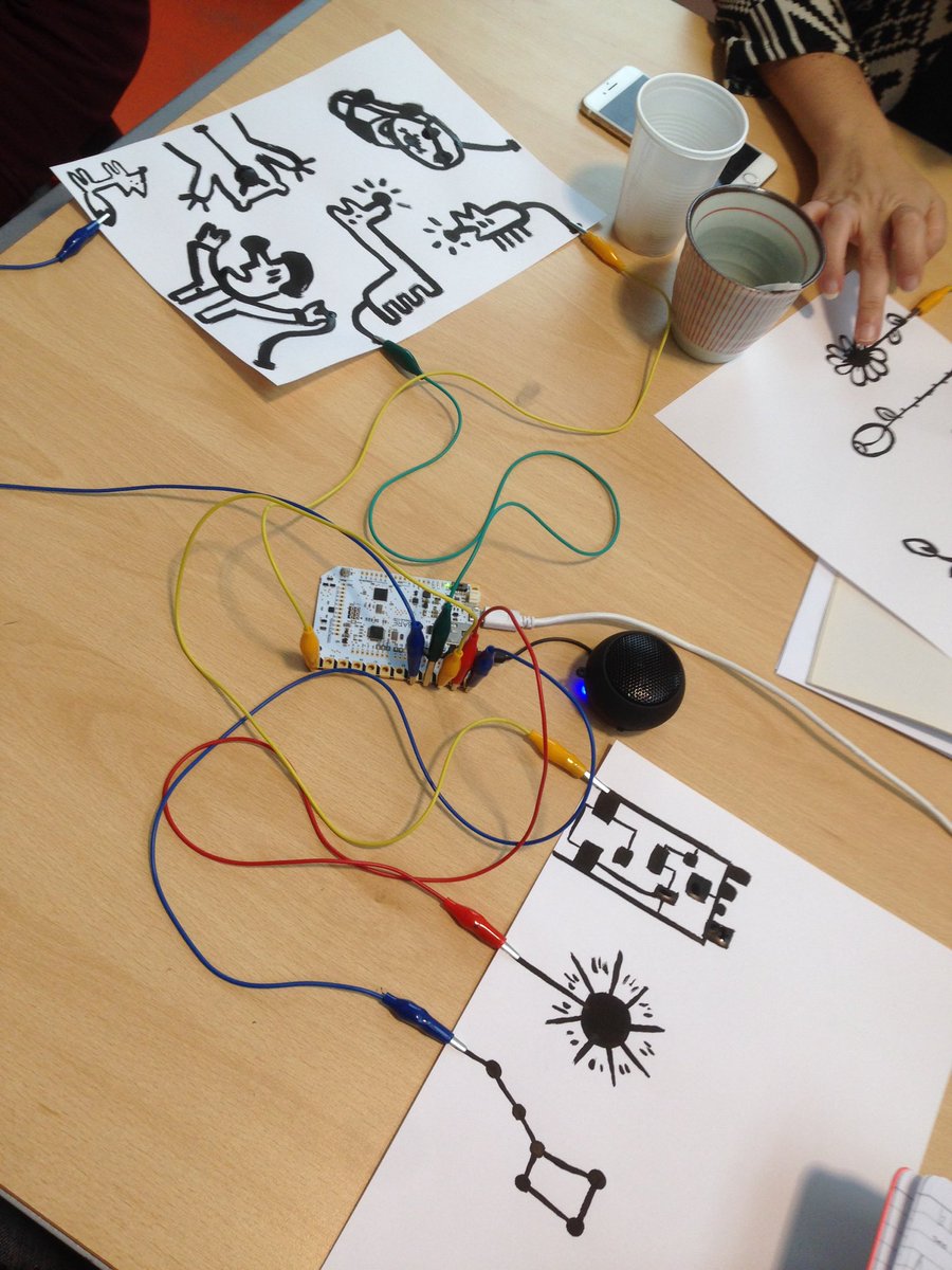 cvrammout's tweet image. Formation en #bareconductive et #interactiveink, c&apos;est magique !