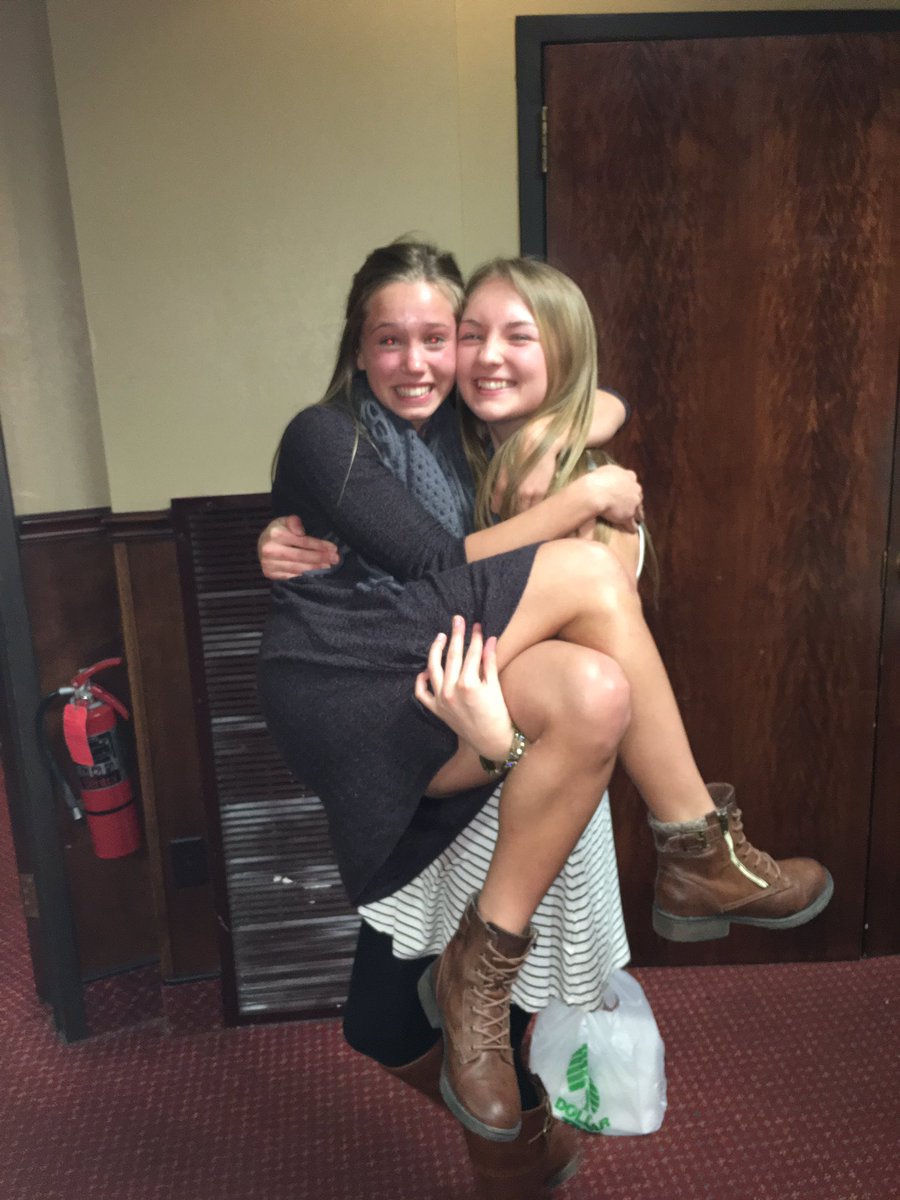 happy bday to my fav sister <a href="/paigelusti/">Paige</a> thnx for pushing my buttons whenever ur over. ur annoying but I still love u 💘😻😘😇