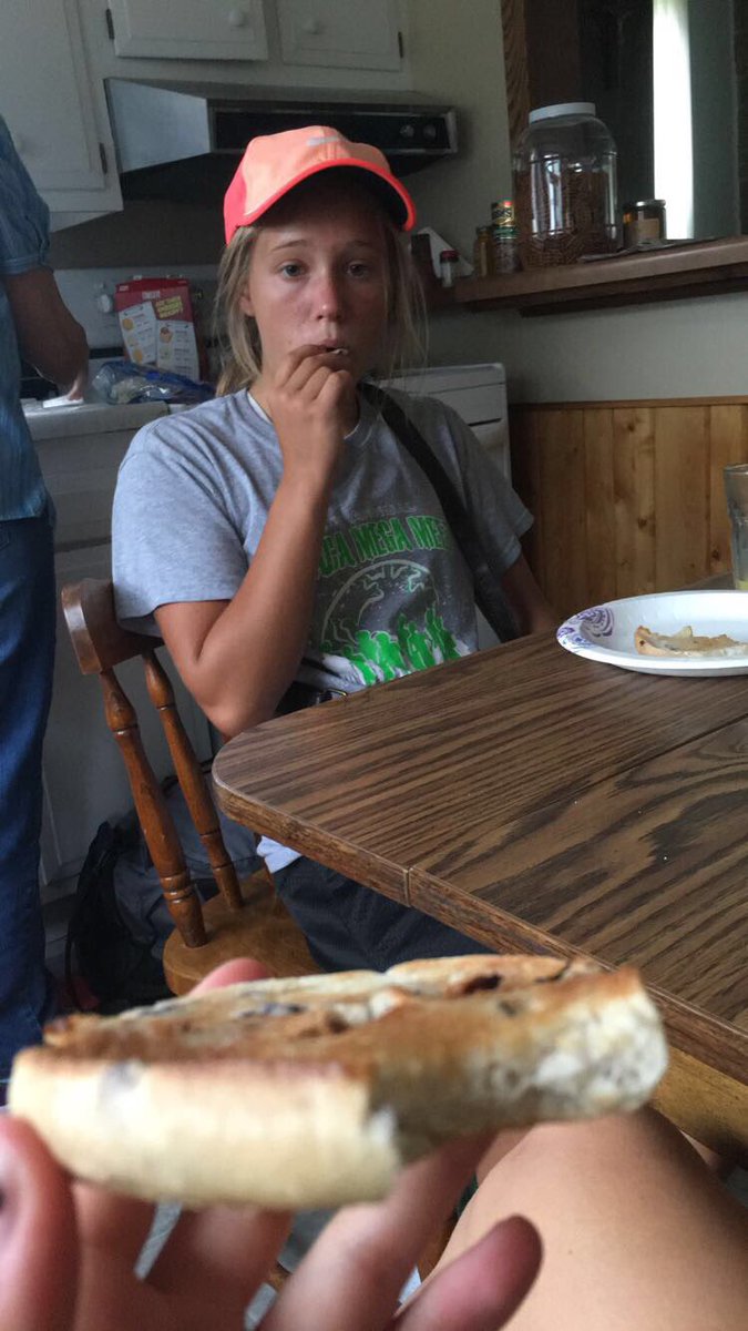PaigeNylund21's tweet photo. happy bday to my fav sister @paigelusti thnx for pushing my buttons whenever ur over. ur annoying but I still love u 💘😻😘😇 https://t.co/GB4OSzmL2X