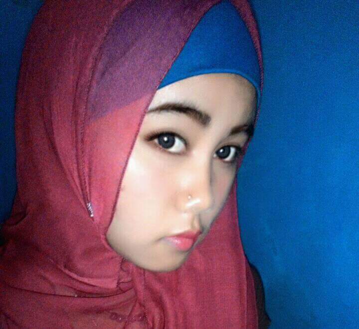 Micha71477506's tweet photo. Mau berhijab belum siap heheheh ☺☺☺😊😊😊😀😀😀 #Hijabers #hijab  #HijabEmoji #hijabindonesia #hijabmuslim https://t.co/OkmwqEWV4r