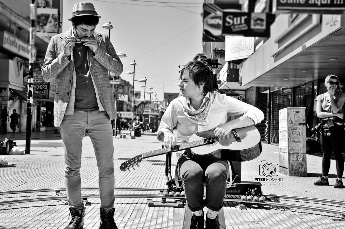 piteromero's tweet photo. Back de la grabación del vídeo clip de Primavera.
@NahuelPennisi  y @francolucianiok. 
@SonyMusicArg 
@Aledebagge 
#lasfotosdepiter https://t.co/IgSw8kqTYo