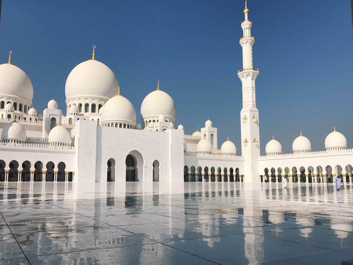 amyrichvet's tweet photo. Breathtakingly beautiful 🕌🇦🇪 #sheikzayedgrandmosque #abudhabi https://t.co/pKsVyylGxJ