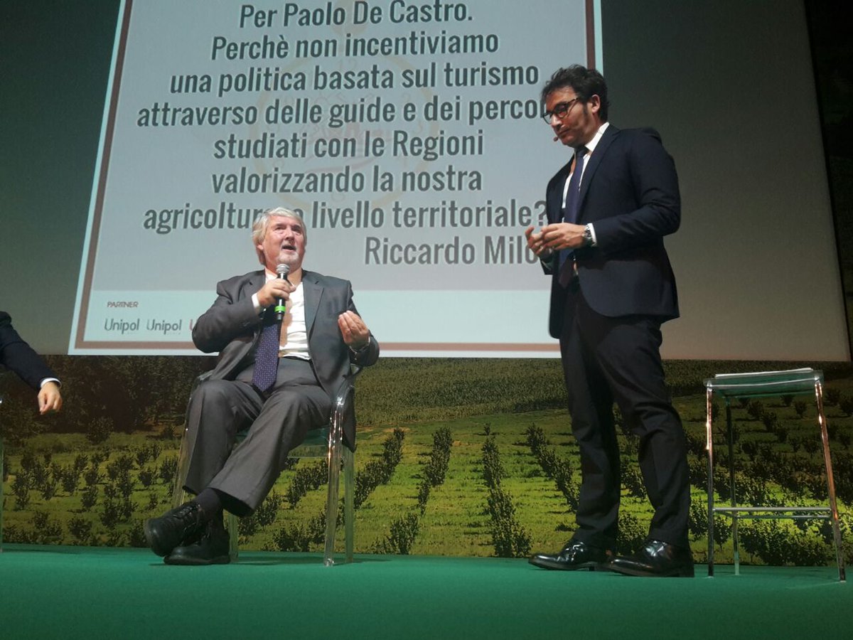 MinLavoro's tweet photo. #CIA2016 #Poletti: "in tema di semplificazione, abbiamo creato l'#IspettoratoNazionale. Un solo soggetto ispettore, prima erano tre" https://t.co/DmzPkh5j13
