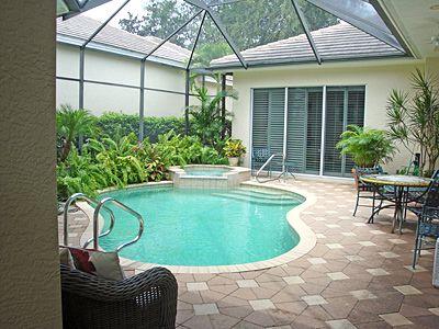 ScreenSolution_'s tweet image. Small Pool Enclosure Idea