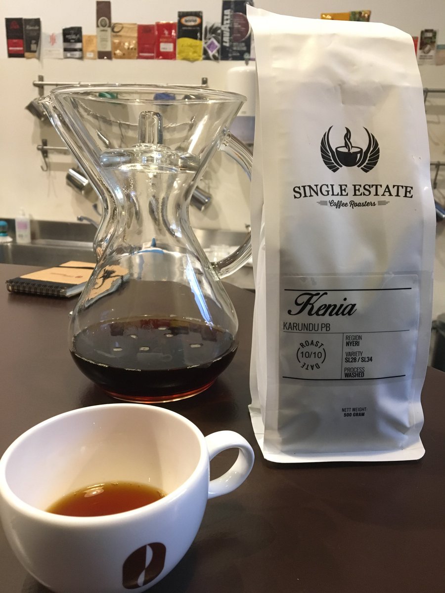 leopoldcoffee's tweet image. Wat is werken met #koffie toch een feest wanneer je deze overheerlijke #Kenya Karundu PB mag drinken van @SingleEstate