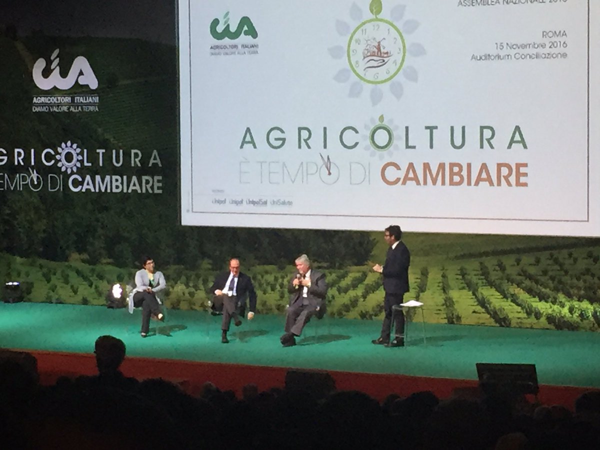 Maddalena_Mastr's tweet photo. Assemblea #CIA2016 col min. @PolettiGiuliano. A seguire il min. @maumartina.Si sente mancanza di @meb, in aula a fare il suo lavoro #grazie https://t.co/Yt2ZXQ2aZo