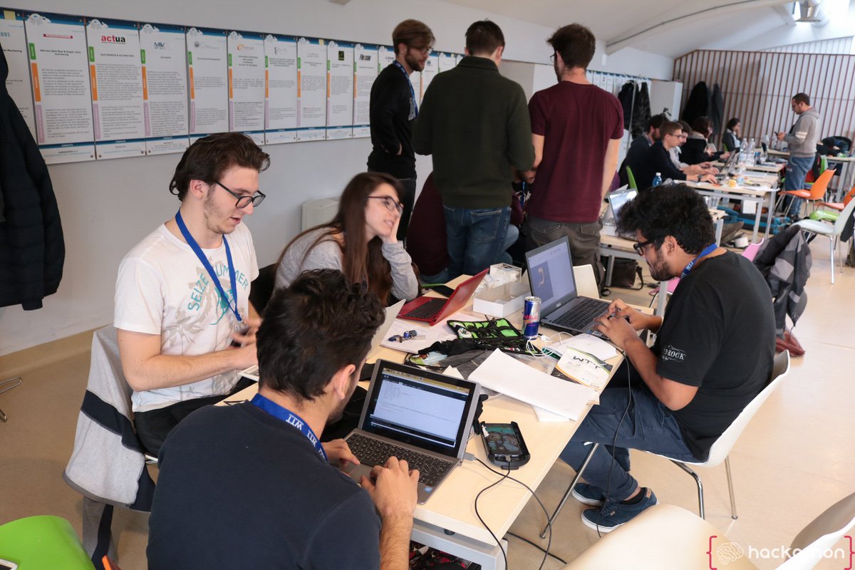 Wearable_Torino's tweet photo. Le foto dell'#Hackathon #MakeItWearable sono online! 📷📸
Guarda qui:
https://t.co/MPs1XKe3NC https://t.co/6m7rbdlMOB