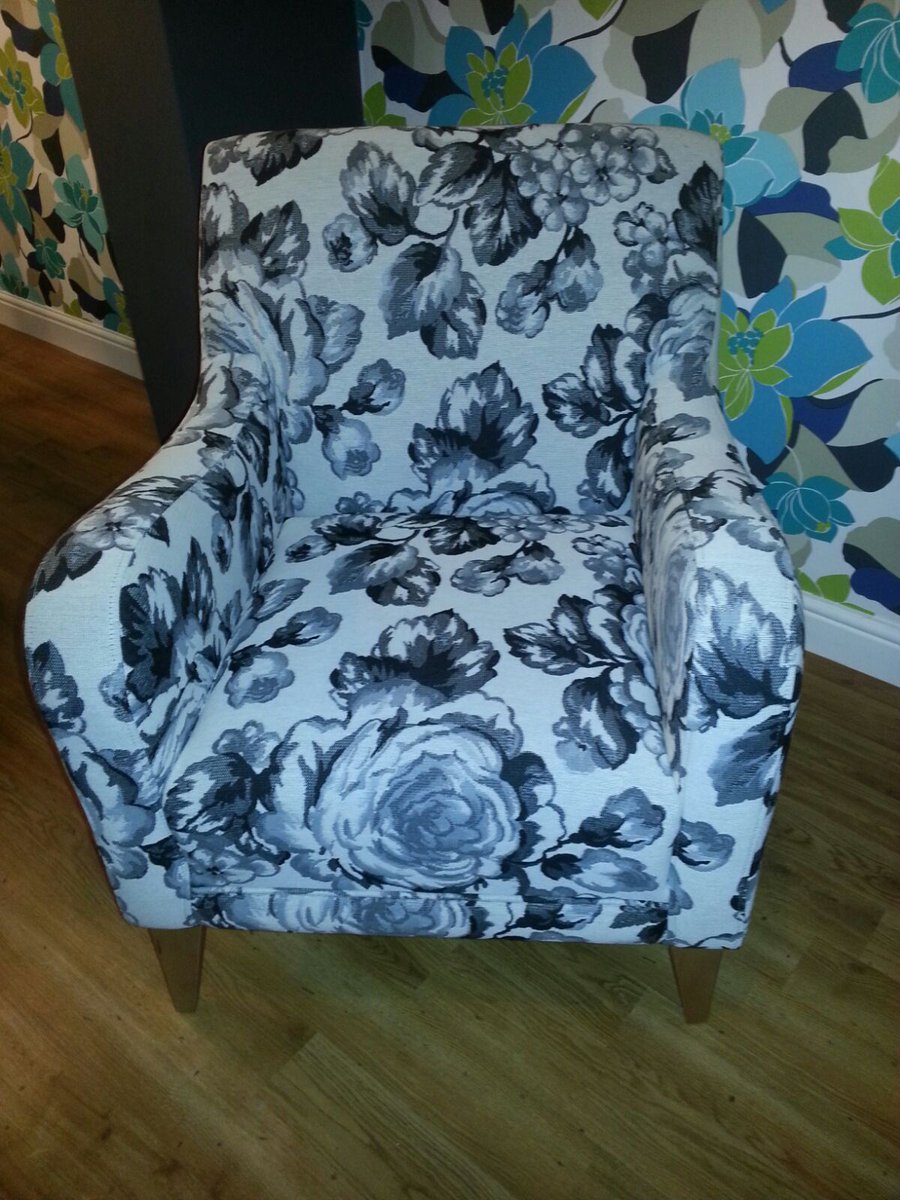 TCTServices's tweet photo. NEAR AS NEW chair for sale #chair #forsale #modern #flower #patterned https://t.co/Y631D8E3xO