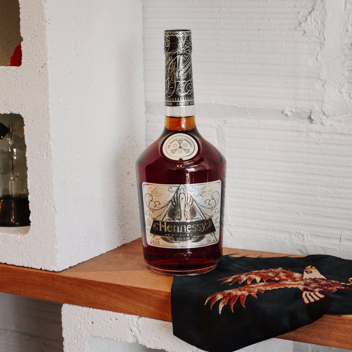 HennessyPH's tweet photo. The Hennessy V.S Limited Edition by Scott Campbell continues the Hennessy legacy of artistic collaboration.#BlendTheUnexpected #HennessyPH https://t.co/8JXGdNHdXZ