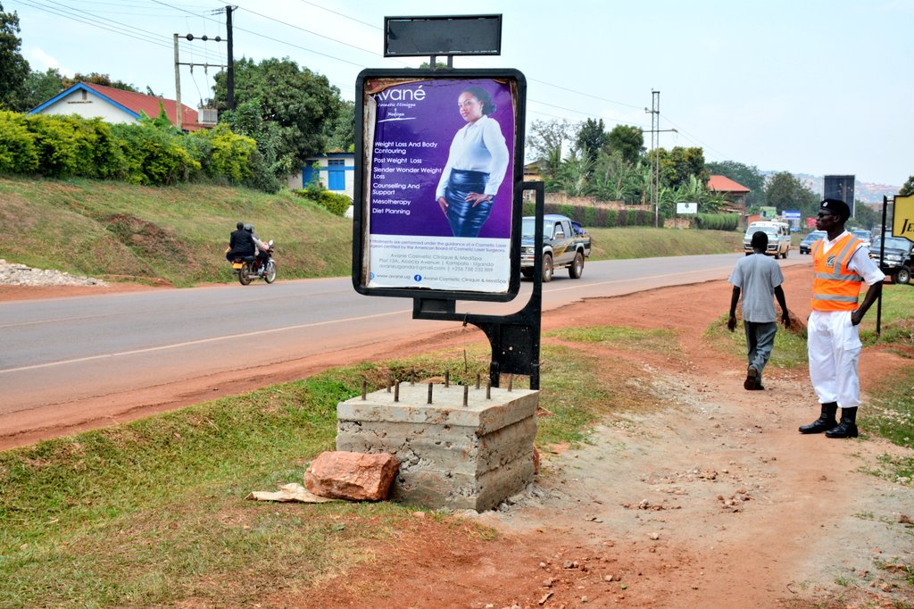 UNRA_UG's tweet photo. Pls contact any of our offices countrywide before any undertaking on land bordering a road reserve to avoid infringement. #RoadReserves
/5 https://t.co/w33irEtFer