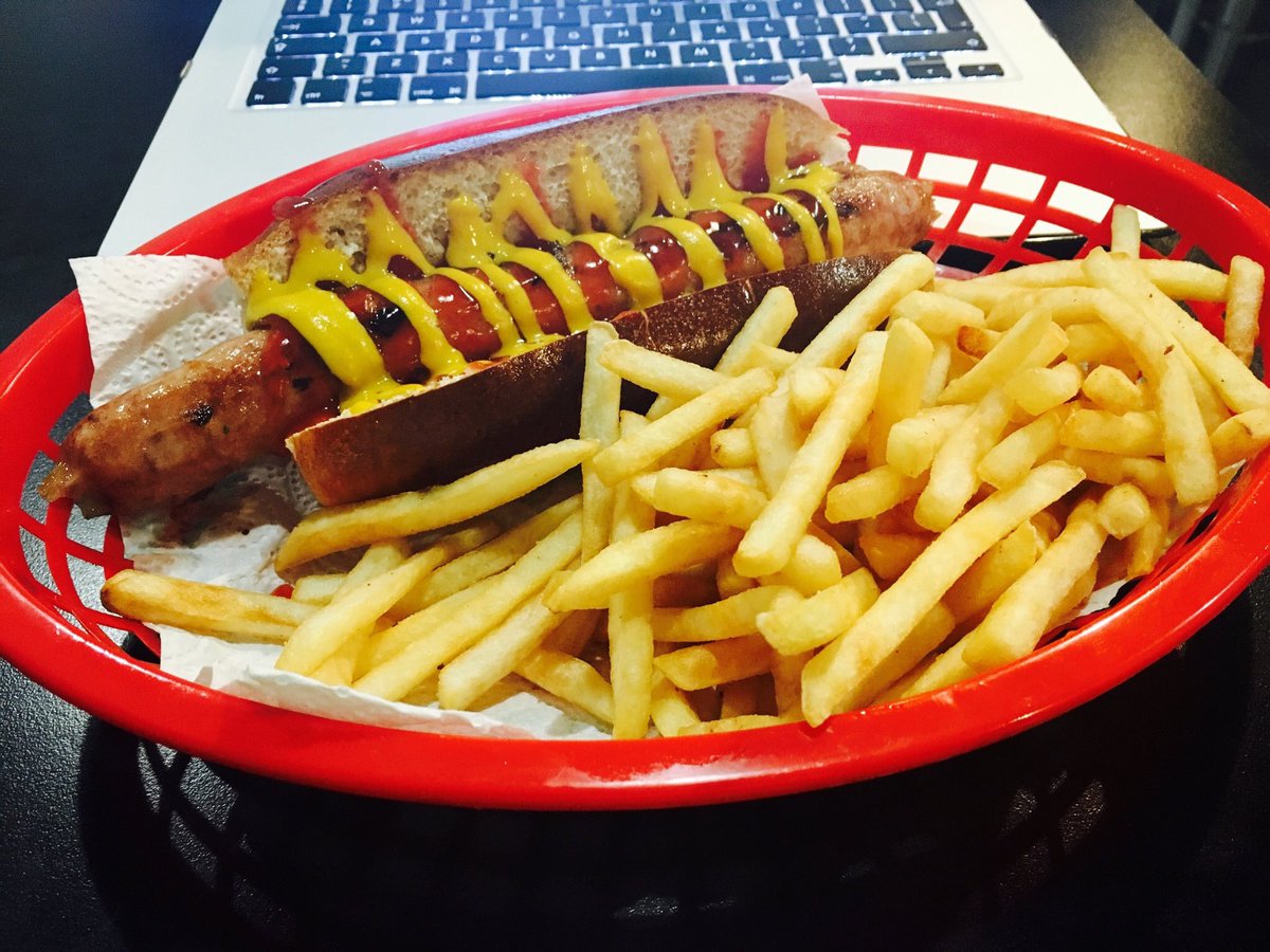 BfastAndBurgers's tweet photo. #HotDogTuesday #HotDogTuesday Working lunch? Our legendary smoked frank & fries ๐ญ+๐ ยฃ5 #ComeAndGetIt! https://t.co/PryAlfLSkJ