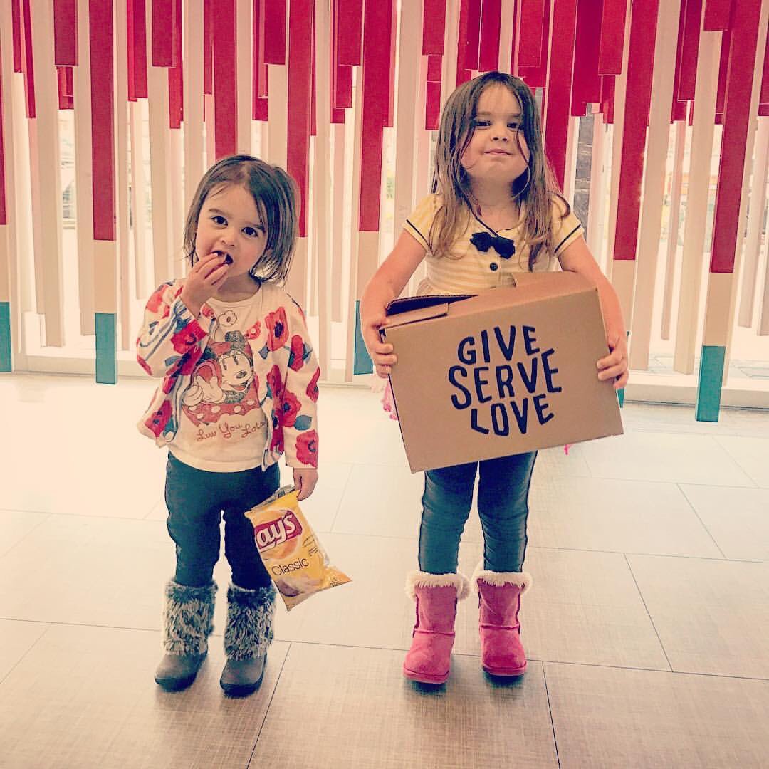 Kfleming's tweet photo. Such cuteness! Bring your box back on Sunday and we will make sure everything is distributed to our local schools. #beRich https://t.co/p6RuVAmigh