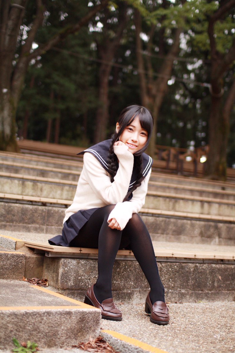 そう…白ニットとセーラーの組み合わせは最高ですよね… ゆあはそこに