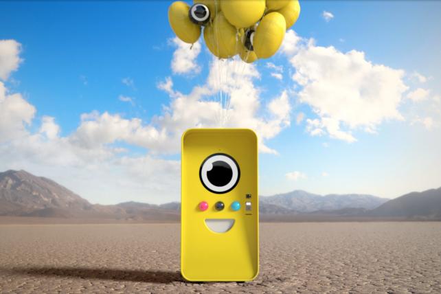 adage's tweet image. ICYMI: @Snapchat plants a vending bot on Venice Beach to sell its spectacles bit.ly/2eZJZsu