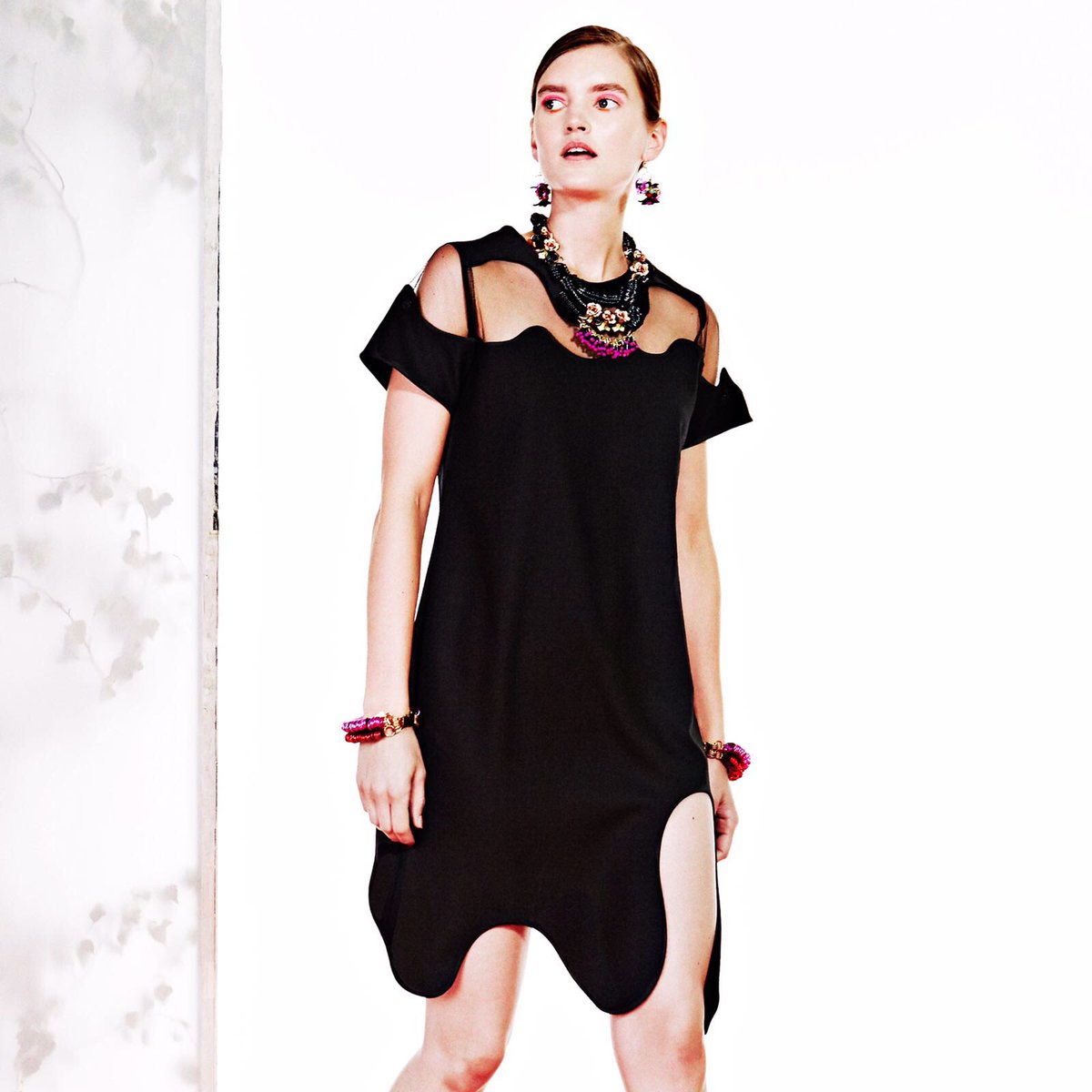 longshawward's tweet photo. ๐little black dress๐
#SS2017 #LBD #BlackDress #MeshPanels #MadeInEngland #LondonDesign #Womenswear #StatementJewellery #StatementAccessories https://t.co/VSMXeHYSWB