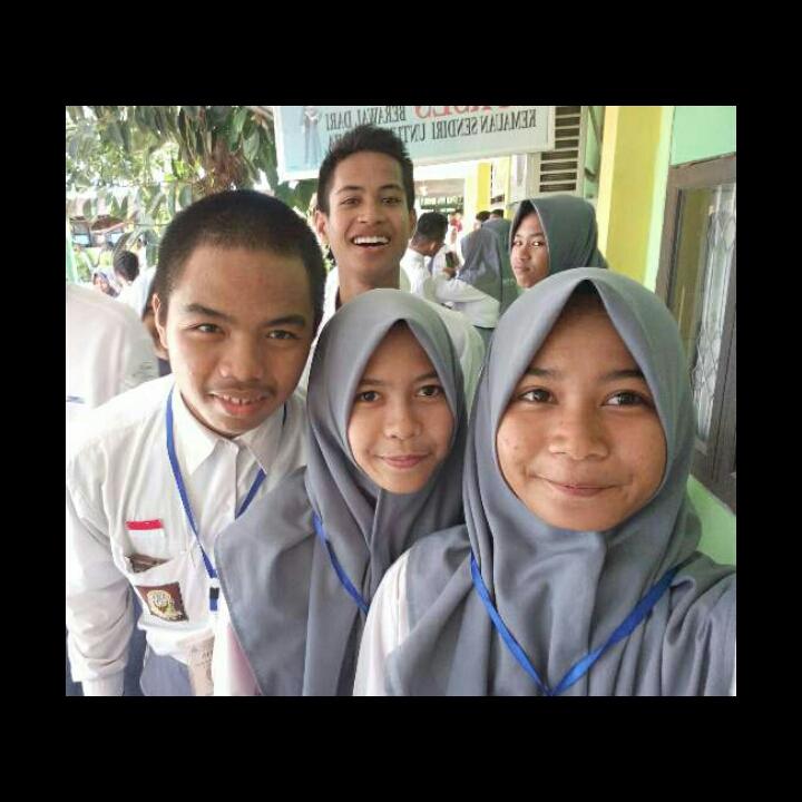 aidaqrs's tweet photo. 151116 💞 
#panitiaharipahlawan
#osissmanju 
@Gunawan_tehmelo https://t.co/ljjgcZrbpl