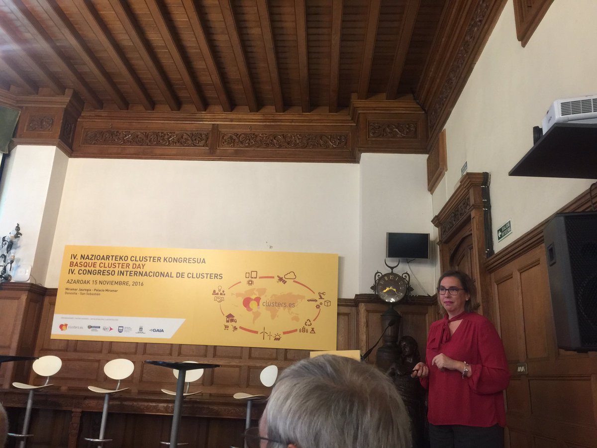 Amelia Riestra, Ministerio Economía, Industria y Competitividad presenta el papel de los Clusters en la Industria Conectada #Clusters2016