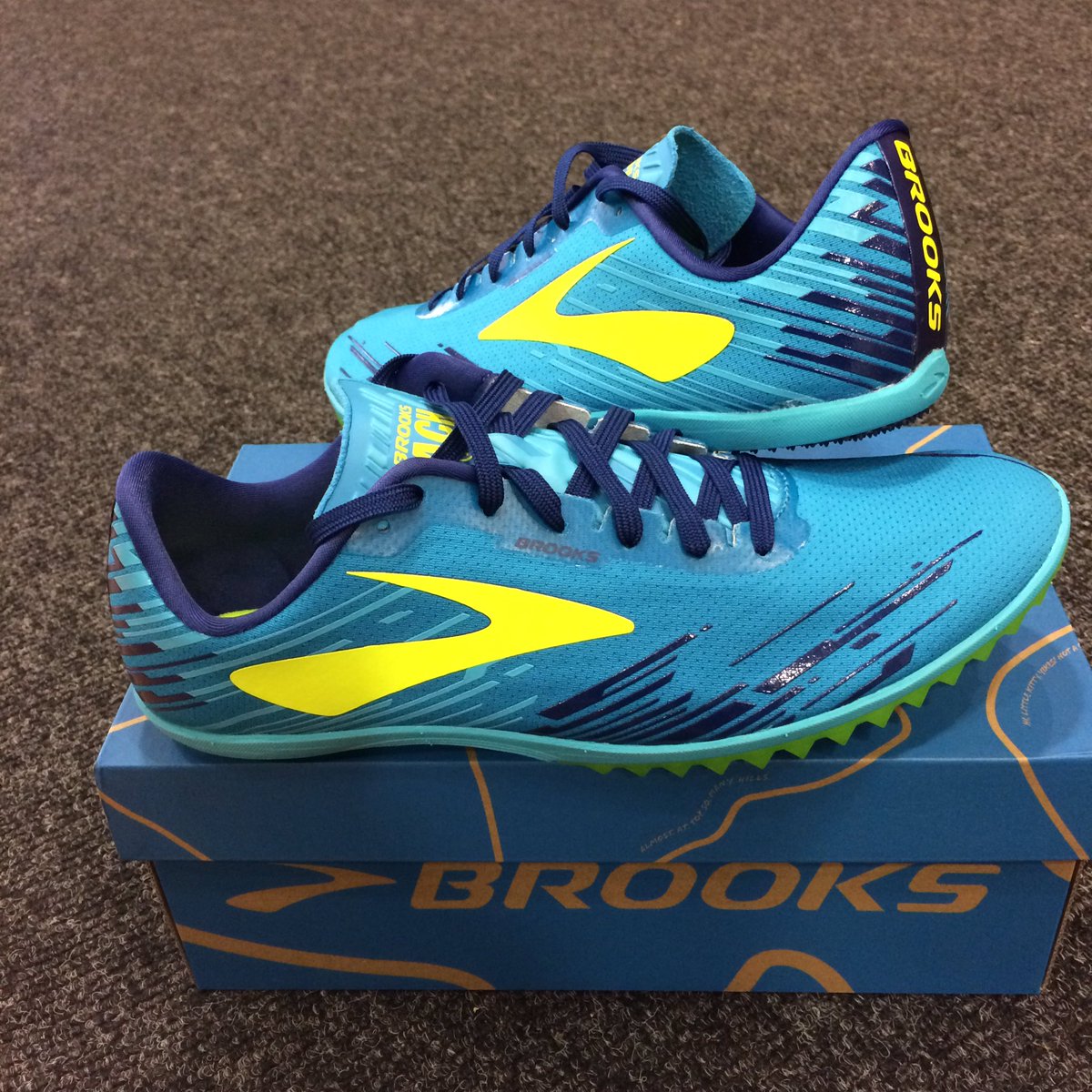 SPUNCycles's tweet photo. His &amp; Her Cross Country spikes available to order in store! ''Tis the season ya know! #SpunRunTrim #muckit @BrooksrunningIE https://t.co/iISvosbvBz