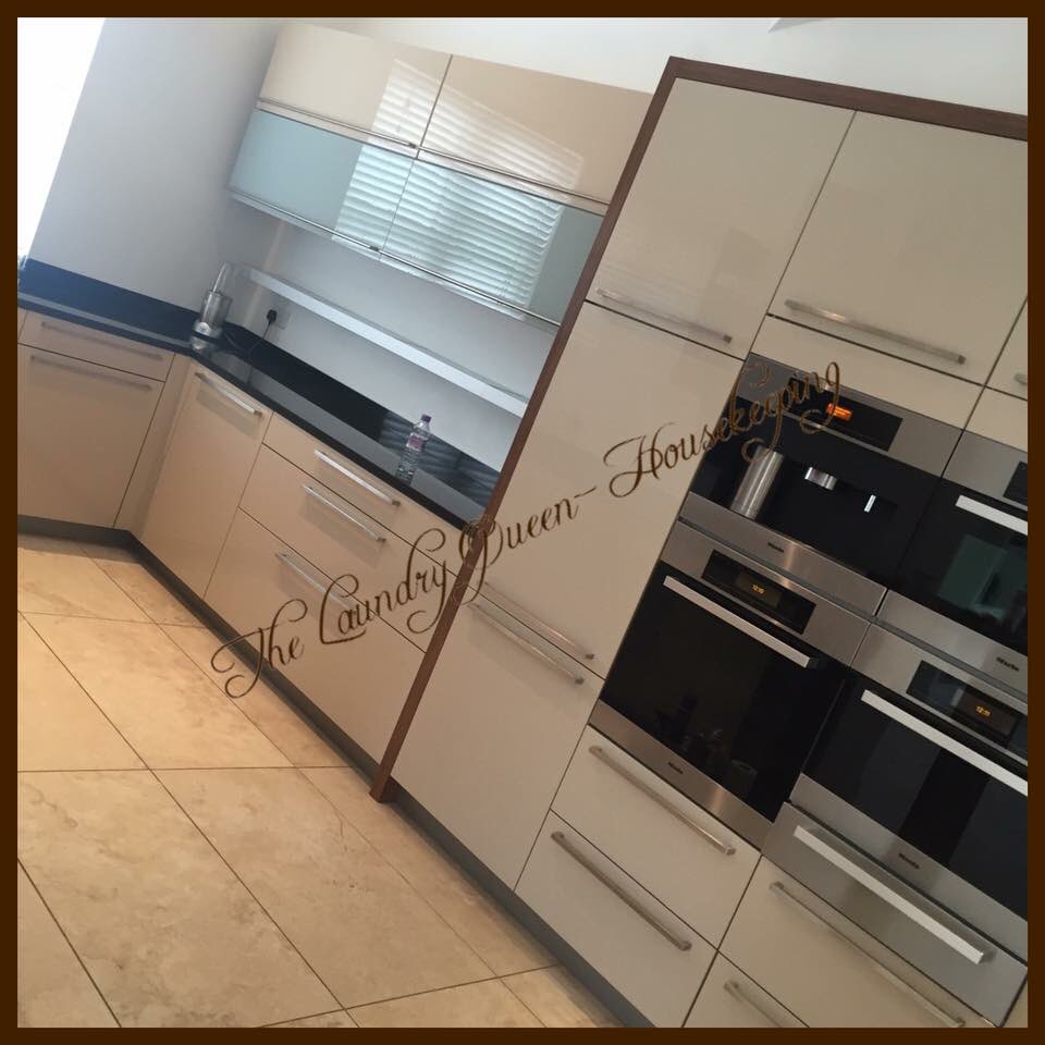 thelaundryqueen's tweet photo. #kitchen #cleaning #services #immaculate #surfaceclean #love #dm #TheLaundryQueen #Housekeeping https://t.co/O5bs29tLif