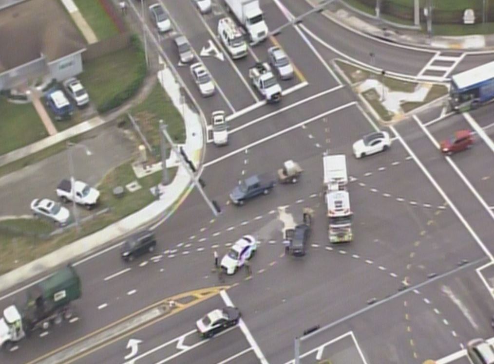 Crash on Miami Gardens Dr EB at Ne 6th Ave #traffic https://t.co/lNcEJaRGDh