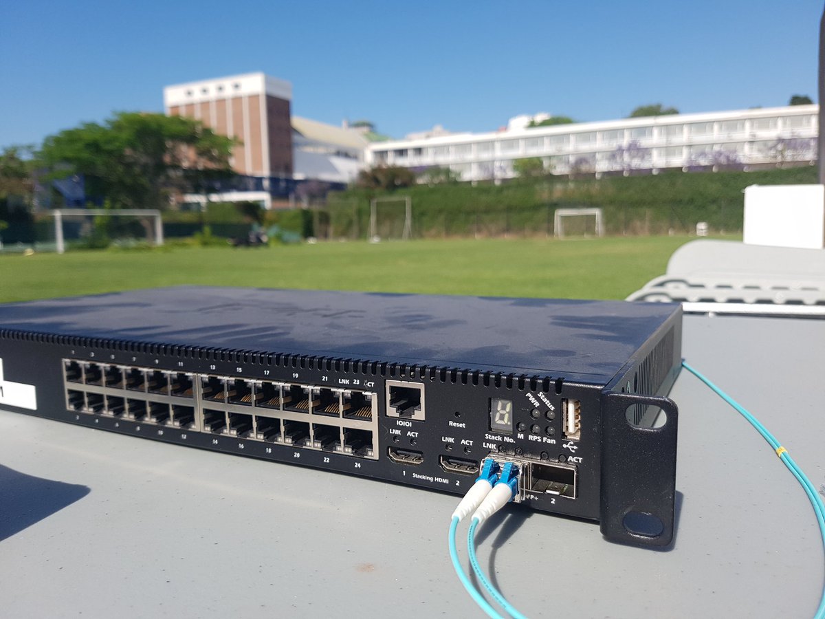 Jorge__Piris's tweet photo. 3 días de intensivo trabajo, 260 metros de fibra óptica nuevos, listos para stremear SAAC 2016
@chunisegura 
#aeltech
#aelincoln https://t.co/9NaGkWMfA8
