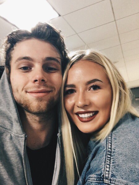 5SOSValencia's tweet photo. Luke con @xclifflordx en LA -S https://t.co/HAviHHjso4