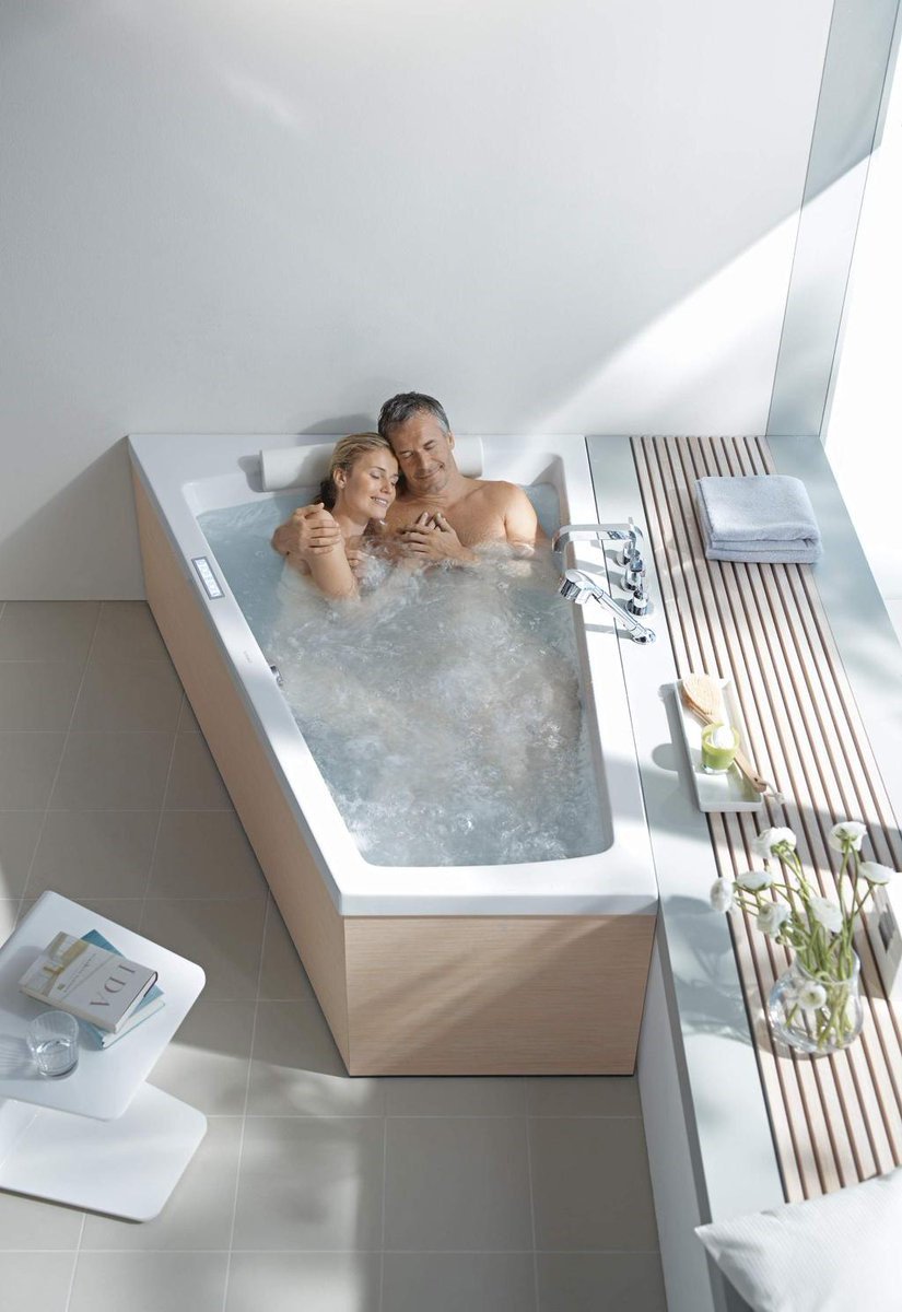 AromabathJPD's tweet photo. The @Duravit #Paiova bath is perfect for spending some #alonetime with that special someone. https://t.co/P4Gh7BKjny