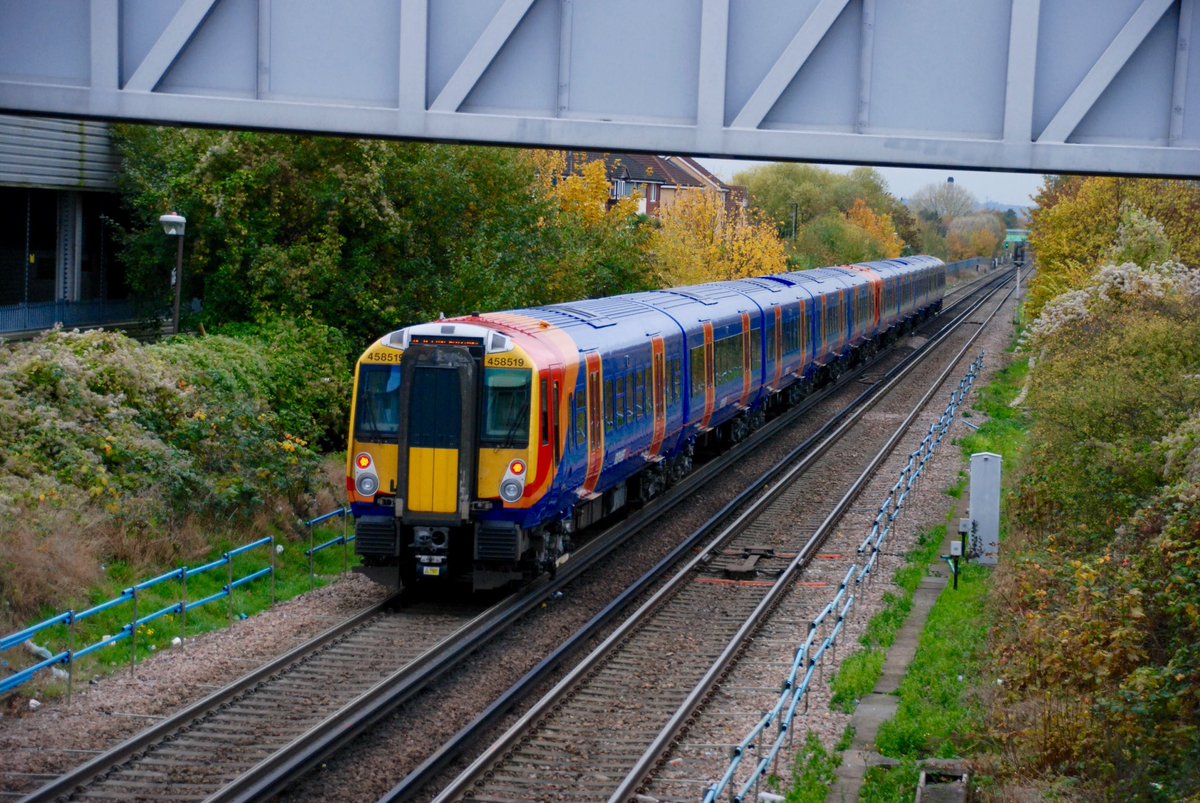 chriswitt1966's tweet image. The 13.58,London Waterloo to Windsor&amp;amp;Eton riverside, South west train service,leaving Feltham today. #Feltham #SWTrains #Class458
