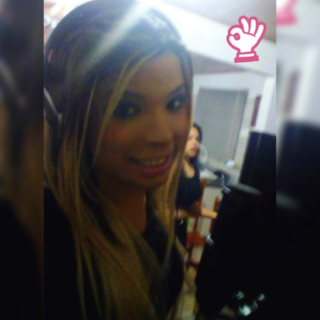 JulianaEnsselse's tweet photo. Minha cara ó 👌 kkkkkk
@raybellerose la no fundo kkkkkk
#Revolady #Estudio https://t.co/4wSItoZC0R
