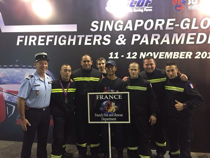 MontignyExtTeam's tweet photo. Souvenir de Singapour, fier d'avoir représenter la France lors du #SGFPC 2016.... https://t.co/OWdptiPTpO