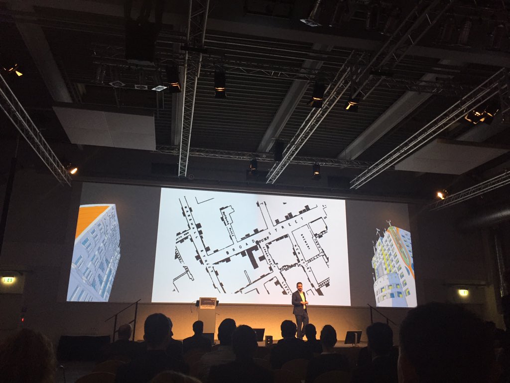 InMotzki's tweet photo. Phantastisch! @AndreasWiener auf der #mi_conf16 : #Datenvisualisierung rettet Leben! #storytelling #data https://t.co/wZS3eiSSrd