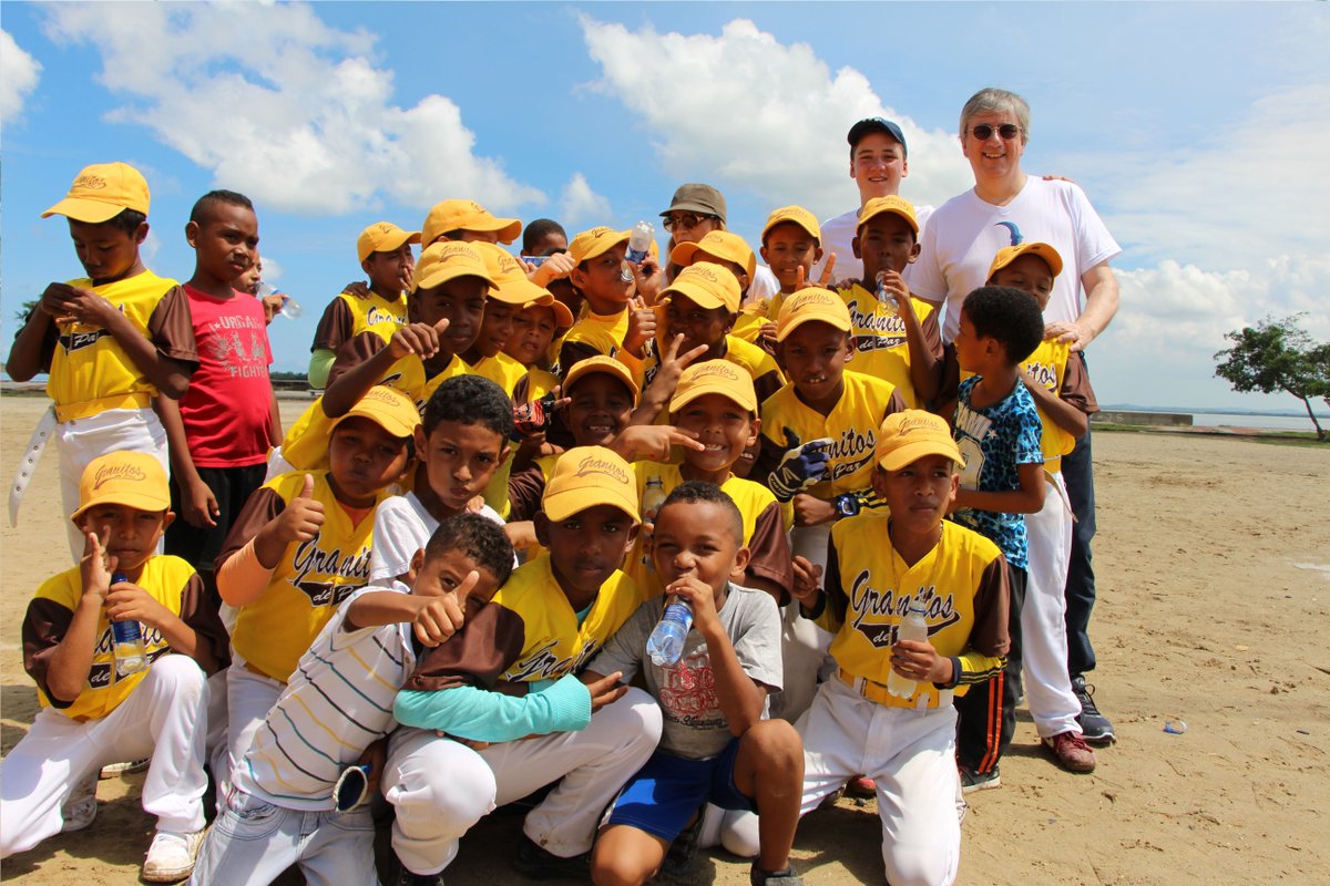 S. C. Oftalmología tweet media