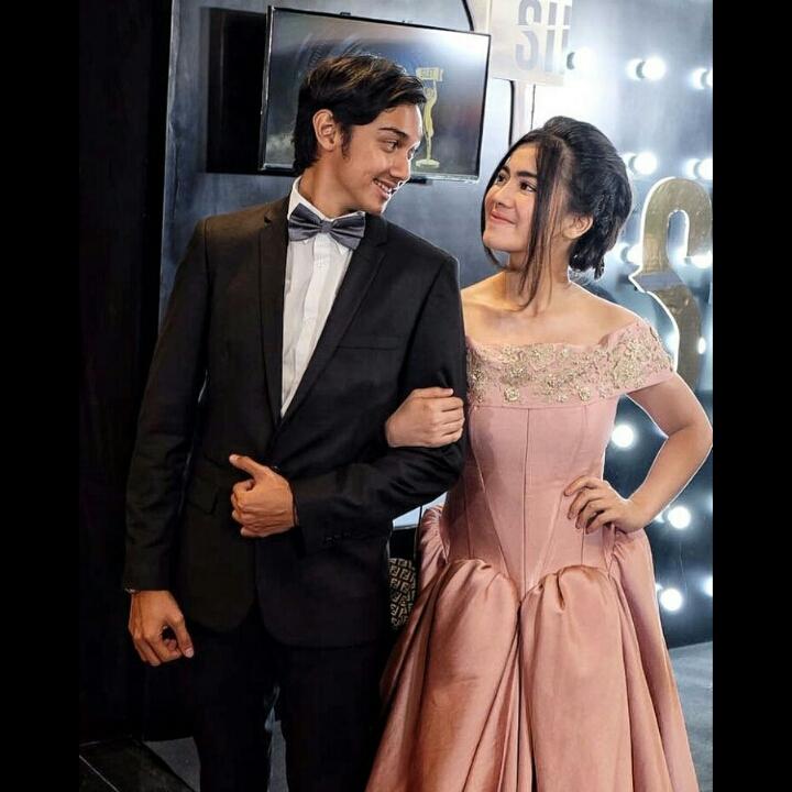 yaniik_sy's tweet photo. Pemenang pasangan asmara terfavorit #Felicya Angellista & Immanuel Caesar Hitoπππ https://t.co/ZuyvfKKMuz