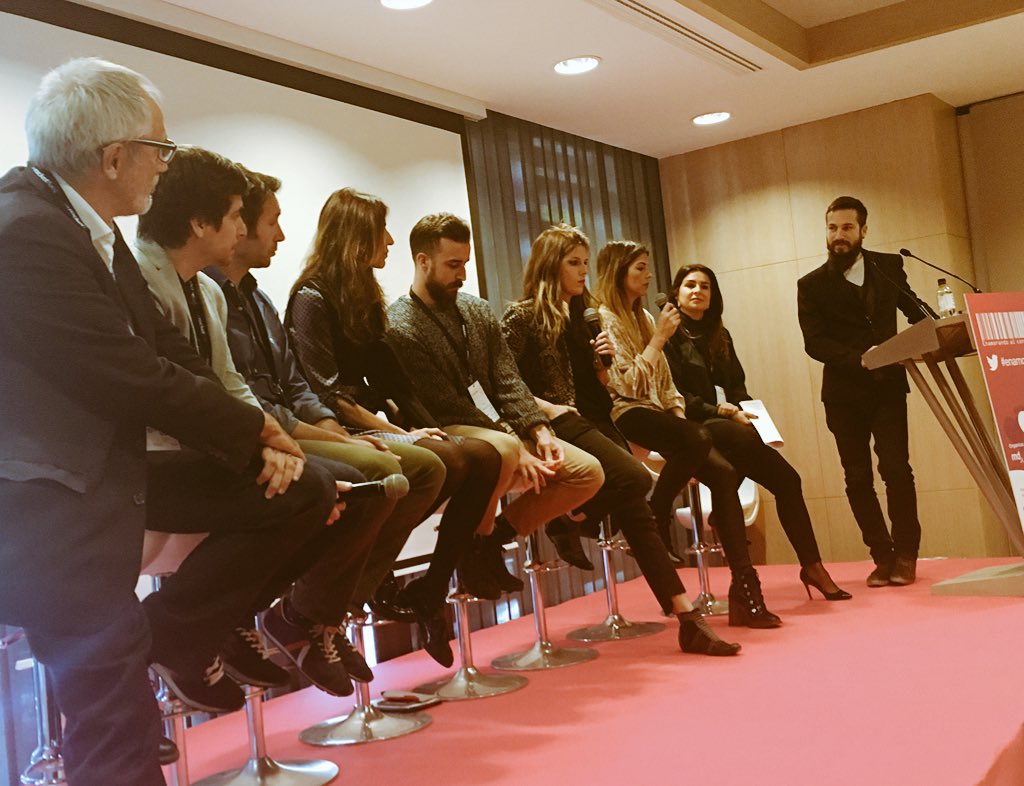 Sheype's tweet image. Influencers como @TrendyTaste y @ArmarioEnRuinas sacando las uñas para defender su trabajo frente a marcas y agencias 💁🏼👊🏻 en #EnamoraMKD