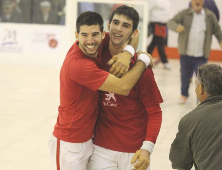 pilotaviu's tweet photo. Badenes (@NestorBadenes) i Ricardet II (@CerdPepin) conquereixen el sub-23 de raspall en una final molt disputada https://t.co/xjNhb22vnr https://t.co/coGk0guyZ5