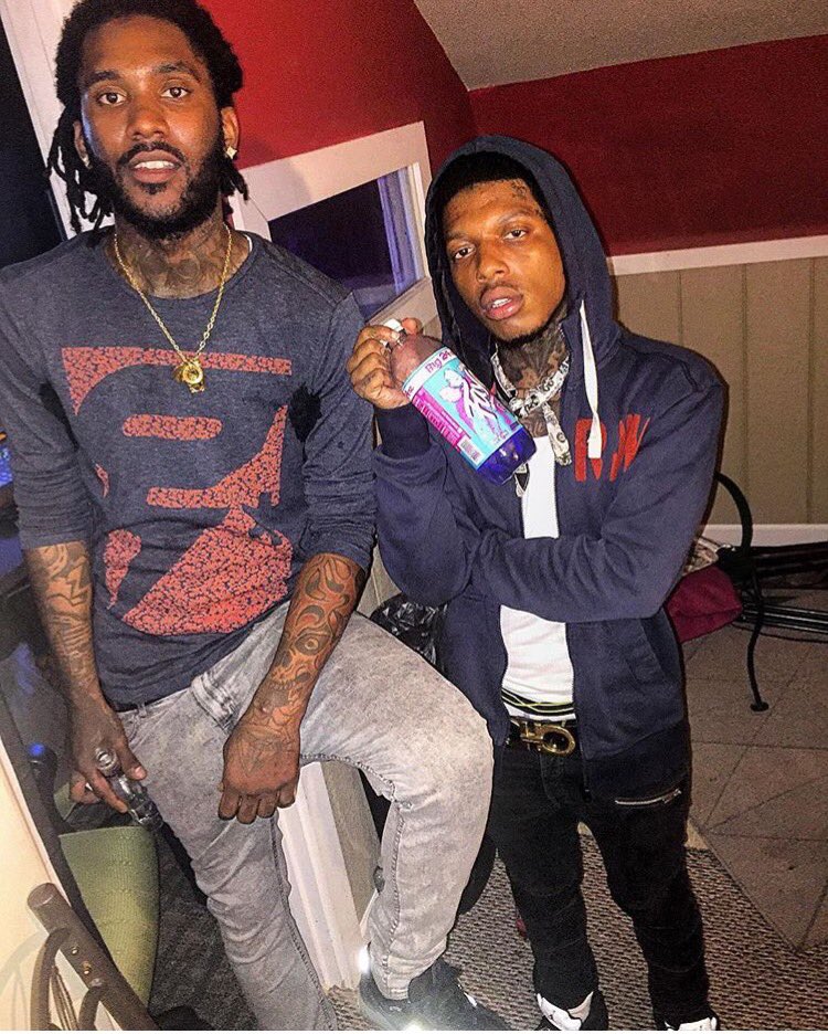 Fake808Fameus's tweet photo. 👀🤔 Too Close To Home Real Swagger JockeR Know He Heard Bout Ya 🔫 @Riverdale_Guy https://t.co/ZK5TA12Om0