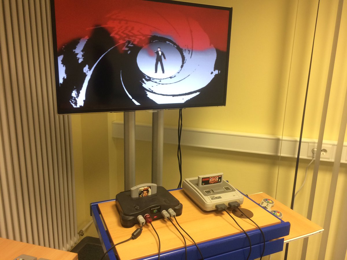 scheibenkaes's tweet image. Wem es während der #swec2016 nach Retro-Gaming ist, der sei ganz unbesorgt. Wir haben da was für euch. @swe_camp