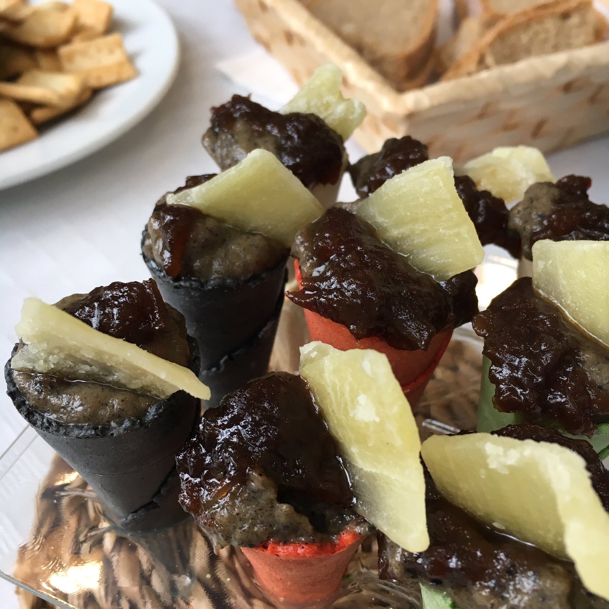 mallorcapass's tweet photo. Ceniza de berenjena con pimiento seco ahumado y aloe vera de @marionaRas con #vendadirecta https://t.co/5rLB7GJERl