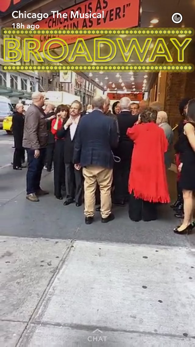 BebexBeckyFan's tweet photo. So much greatness under that marquee!ππ»πππΆ @ChicagoMusical @BebeNeuwirth #Chicago20 https://t.co/edTNSknPMC