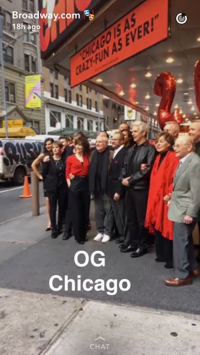 BebexBeckyFan's tweet photo. So much greatness under that marquee!ππ»πππΆ @ChicagoMusical @BebeNeuwirth #Chicago20 https://t.co/edTNSknPMC