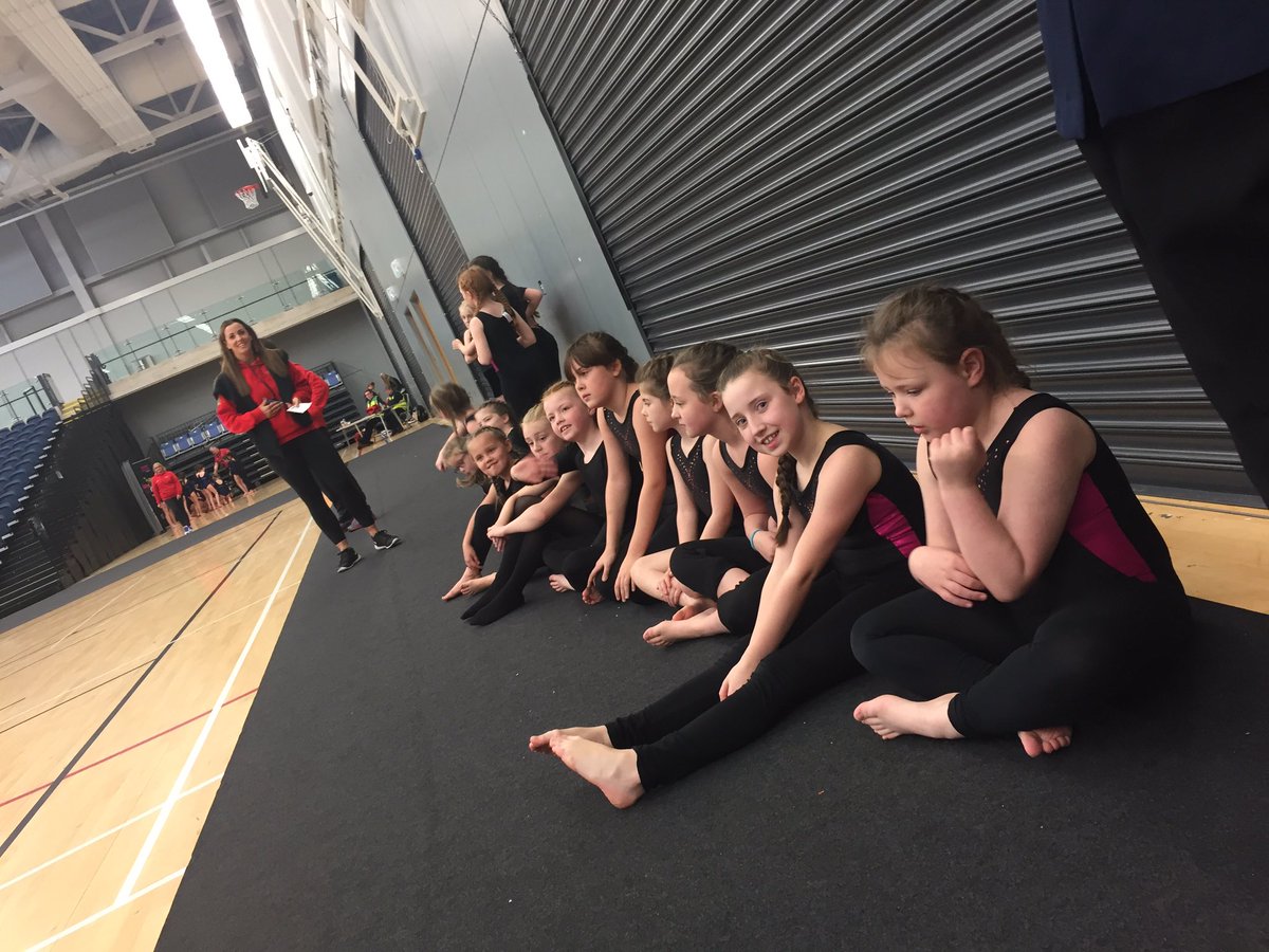 activeschoolsFS's tweet photo. @millerprimary waiting in the wings #GlasgowPEPASSrocks #gymnastics https://t.co/jtjpgGgfvx