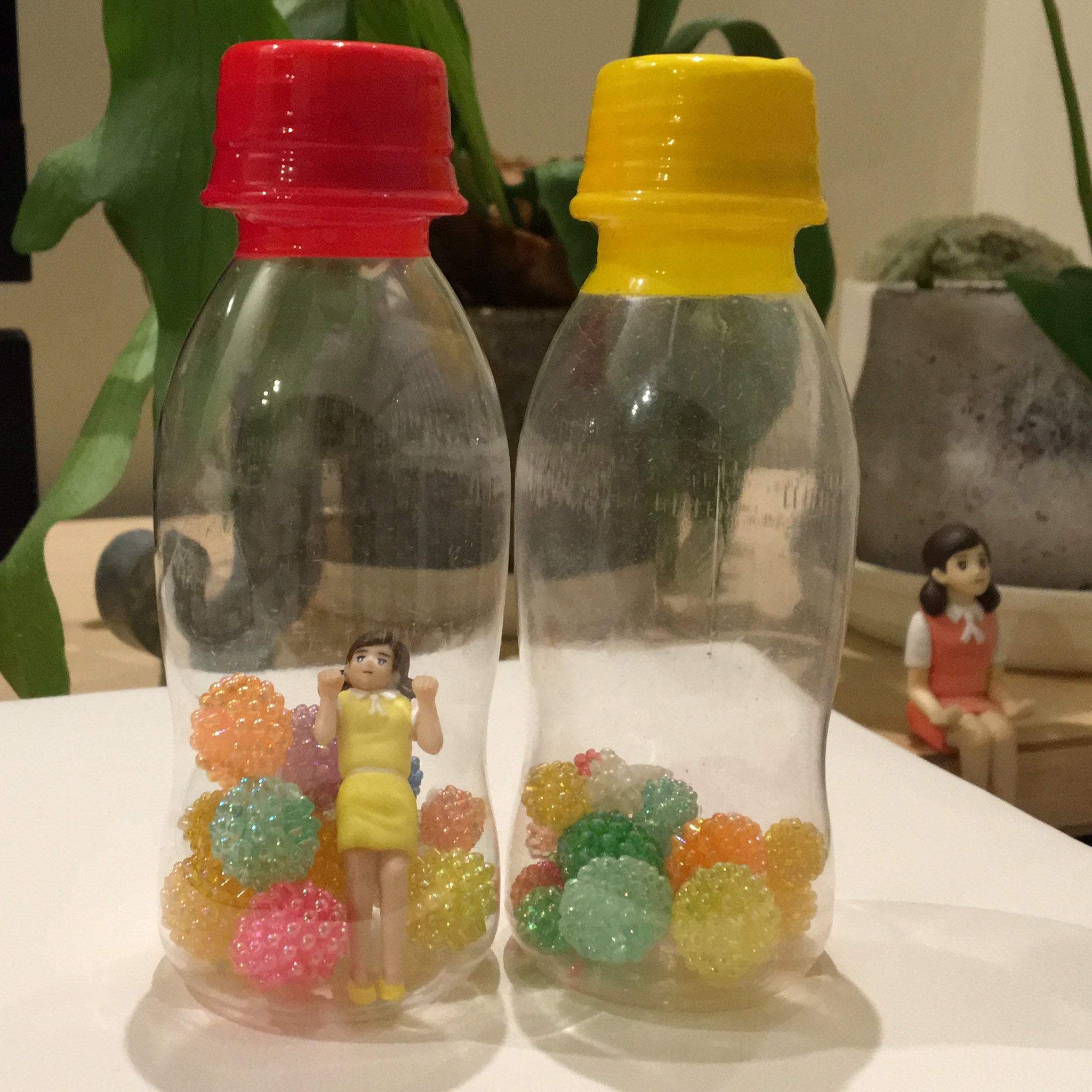 تويتر Noriko على تويتر 手作りラトル R 1のペットボトルにビーズとか好き物入れて ビニールテープでしっかり留めるの 赤ちゃんでも握りやすくて息子は結構気に入ってくれてる ラトル ガラガラ 手作りおもちゃ T Co Csrwqc7lqc