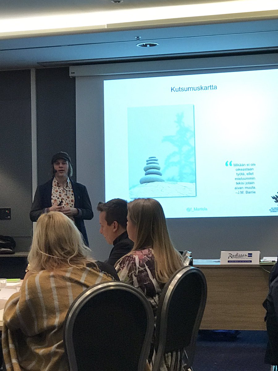 NikulaSusa's tweet photo. Oman kutsumuskartan äärelle pysähtymisellä lisää tyytyväisyyttä. #FrankMartela #HBF2016 #S-ryhmänHrBusinessForum #hr-ammattilaiset koolla https://t.co/ImC7fgD0FG