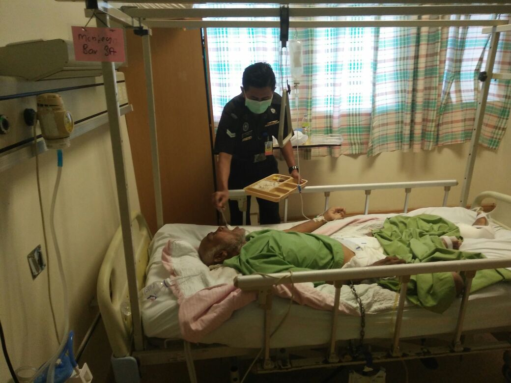 Mulianya anggota pnjara ini. Moga Allah merahmatinya