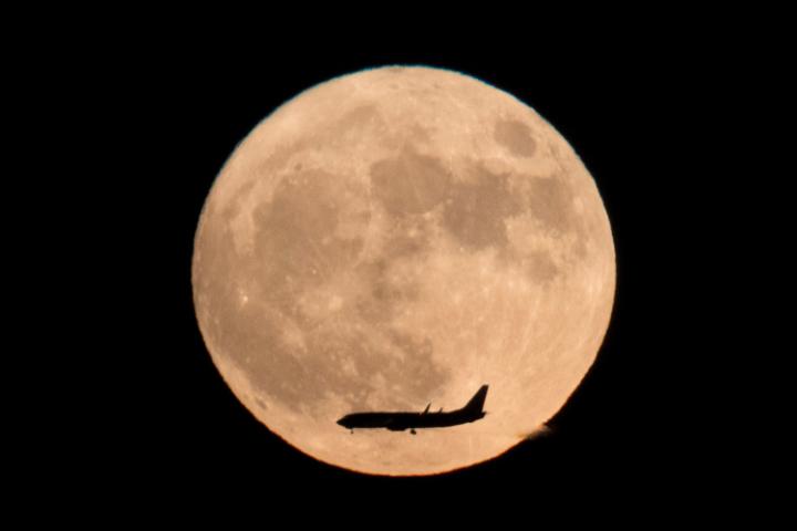 TelegraphTravel's tweet photo. The world's best airlines: only one UK carrier makes top 10 https://t.co/aRhib8R5Ki https://t.co/4G5VqkFH0e