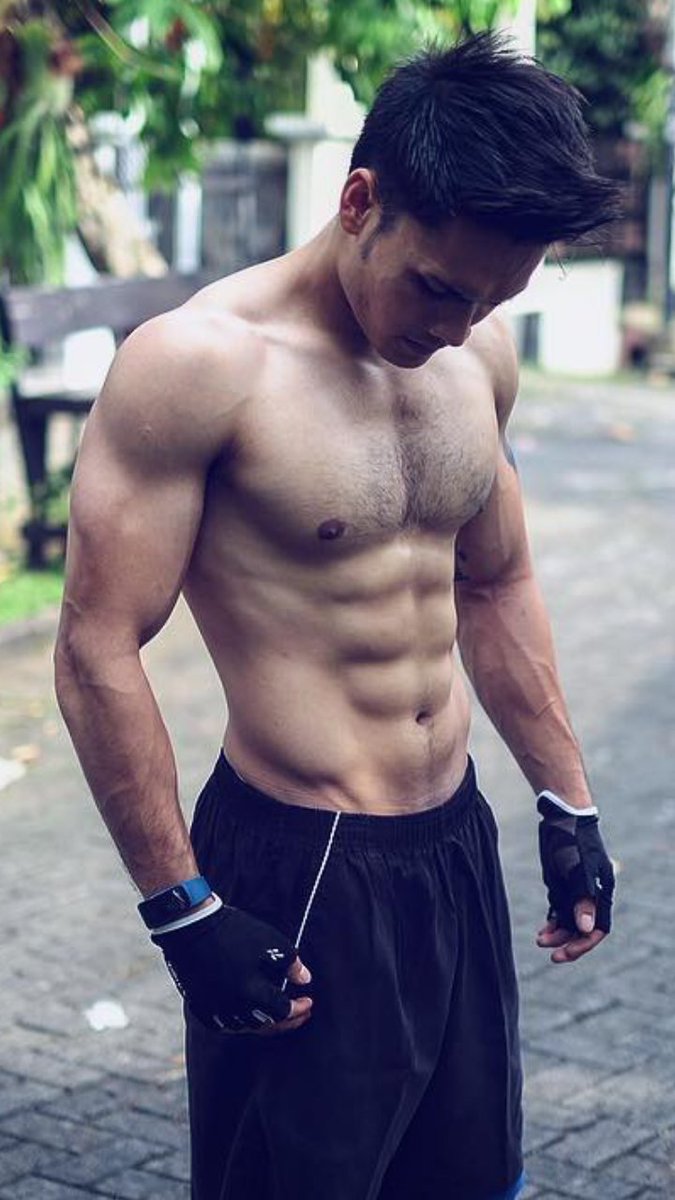 VinoArdhana's tweet photo. Coba bro siapa yg gak NGACENG liat bulu2 abang randy? Shiitt!! @shirtlessmen_id @mrvvip @yogaganteng92 https://t.co/94MWBzFDyQ