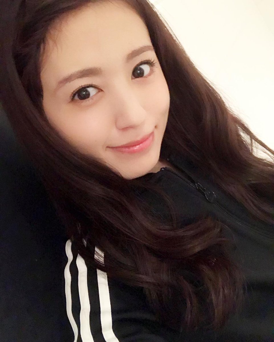 Aqours声優インスタ更新bot Ar Twitter Aida Rikako の写真 こないだの感謝祭は 久々に前髪を上げてみました 伸ばしたいけど 結局パッツンが一番好きだからいっつも切ってしま T Co Ydsl5wakce
