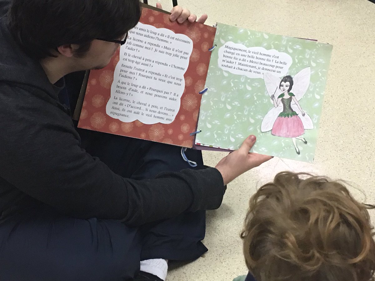 adsamples's tweet photo. @LOWLT LHS French sts read stories they wrote to MES French immersion kiddos. #lex1learns #lex1languages https://t.co/G8GeRG5jxD