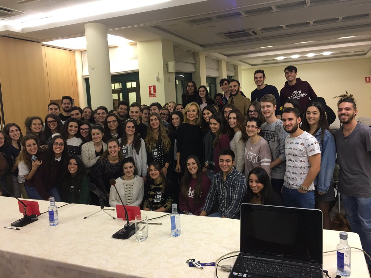 alfiljuvenil's tweet photo. Mil gracias a @Carmen_Lomana por venir a dar la ponencia a #ProtocoloXIII #Protocolo2016 https://t.co/AgNrSie8JM